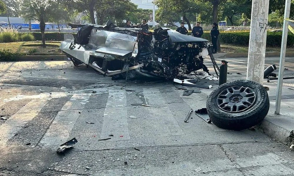 Μεξικό - Παρά... τρίχα τραγωδία - Σώθηκαν από θαύμα οι επιβάτες οχήματος (βίντεο)